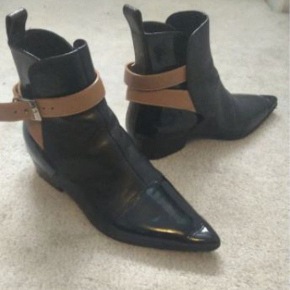 Louis Vuitton Ankle Boots - Picture 2 of 2